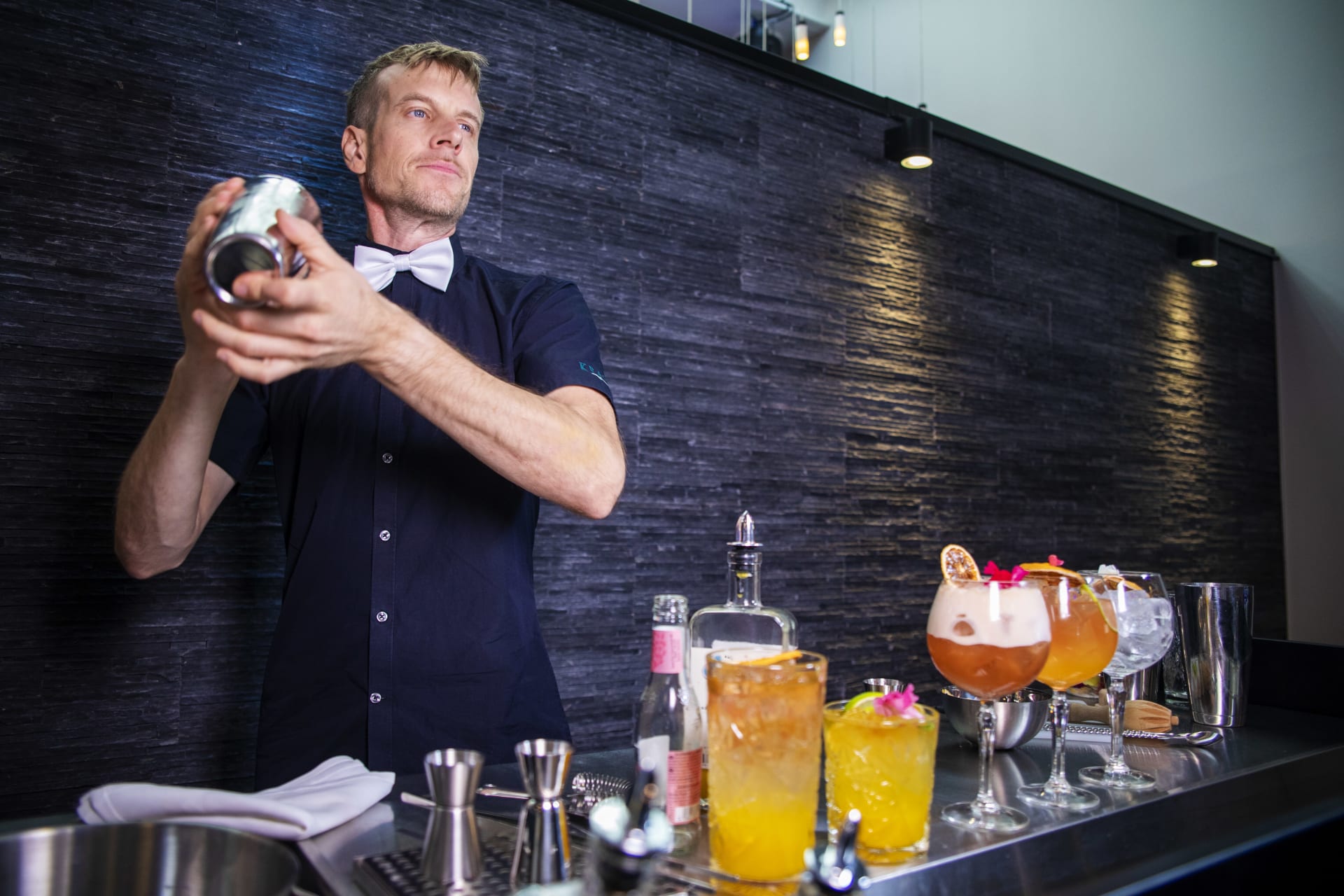 Krapin Paja’s drink master makes the best drinks
