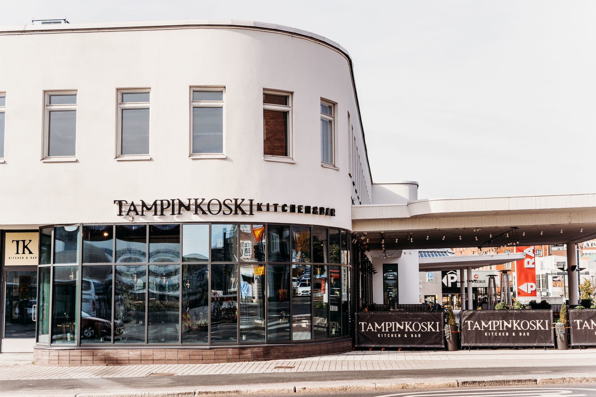 You can find us in the center of Tampere at Vuolteenkatu 1, Ratina corner.