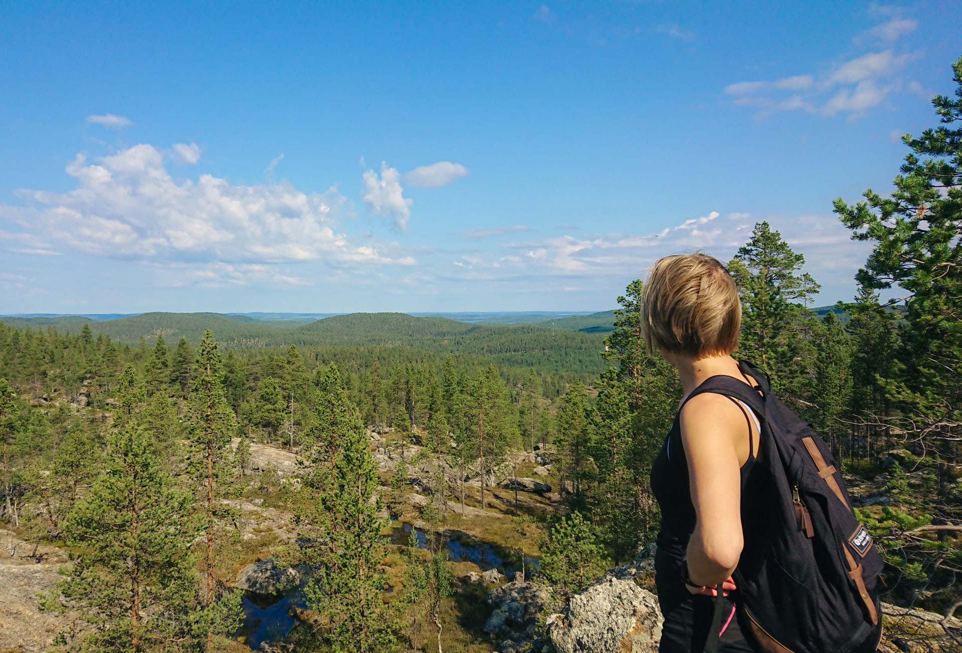 Woman looking to the horizon.