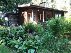 Lake Shore Sauna Cottage