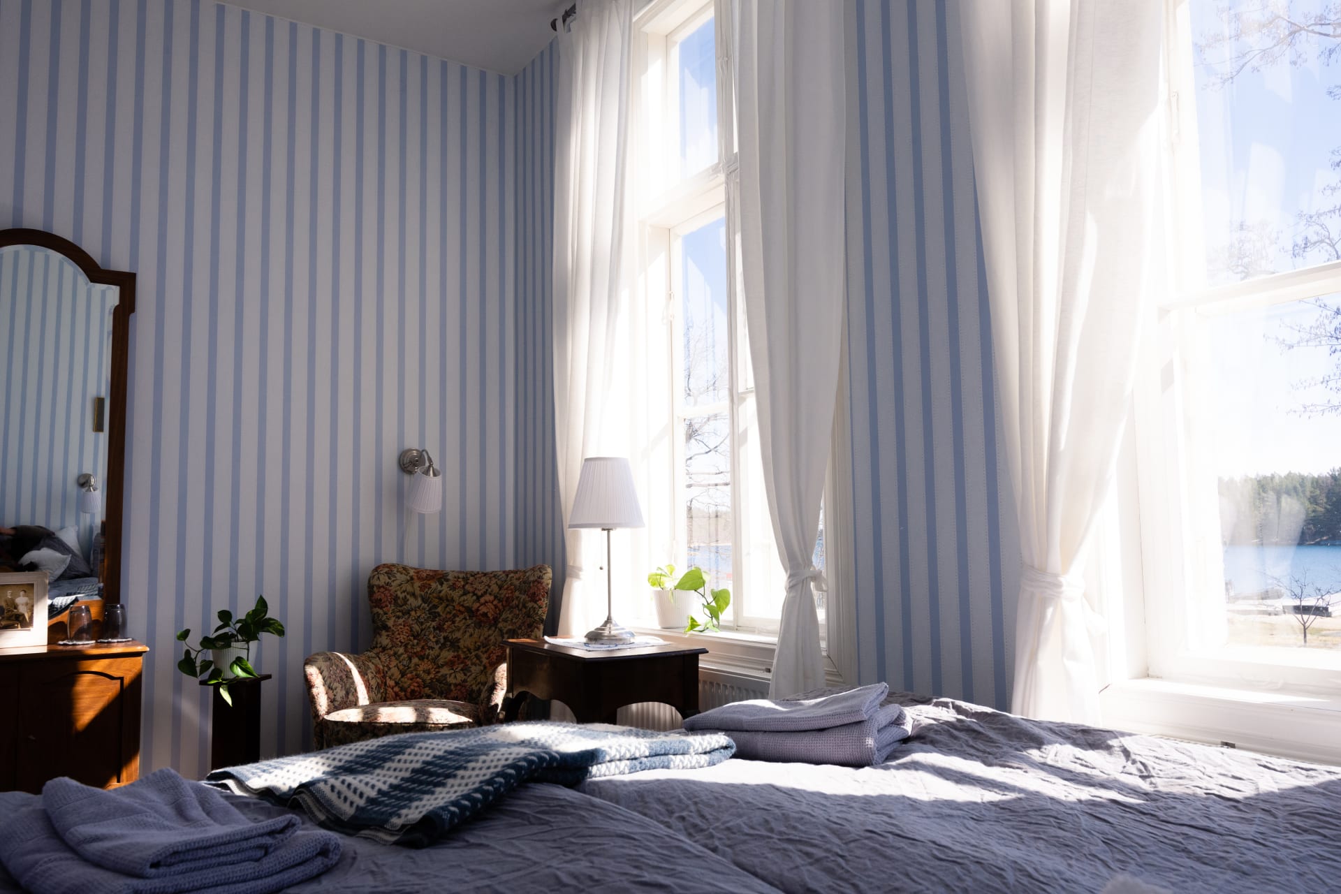 Hotel Hyppeis rooms welcome you to enjoy a good night sleep Hotel Hyppeis rooms welcome you to enjoy a good night sleep