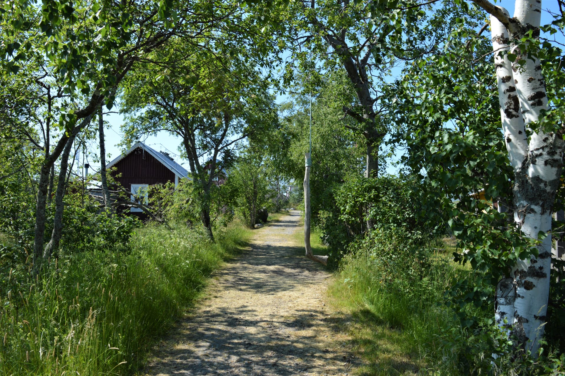 Respect vulnerable archipelago nature by using the marked nature trail 