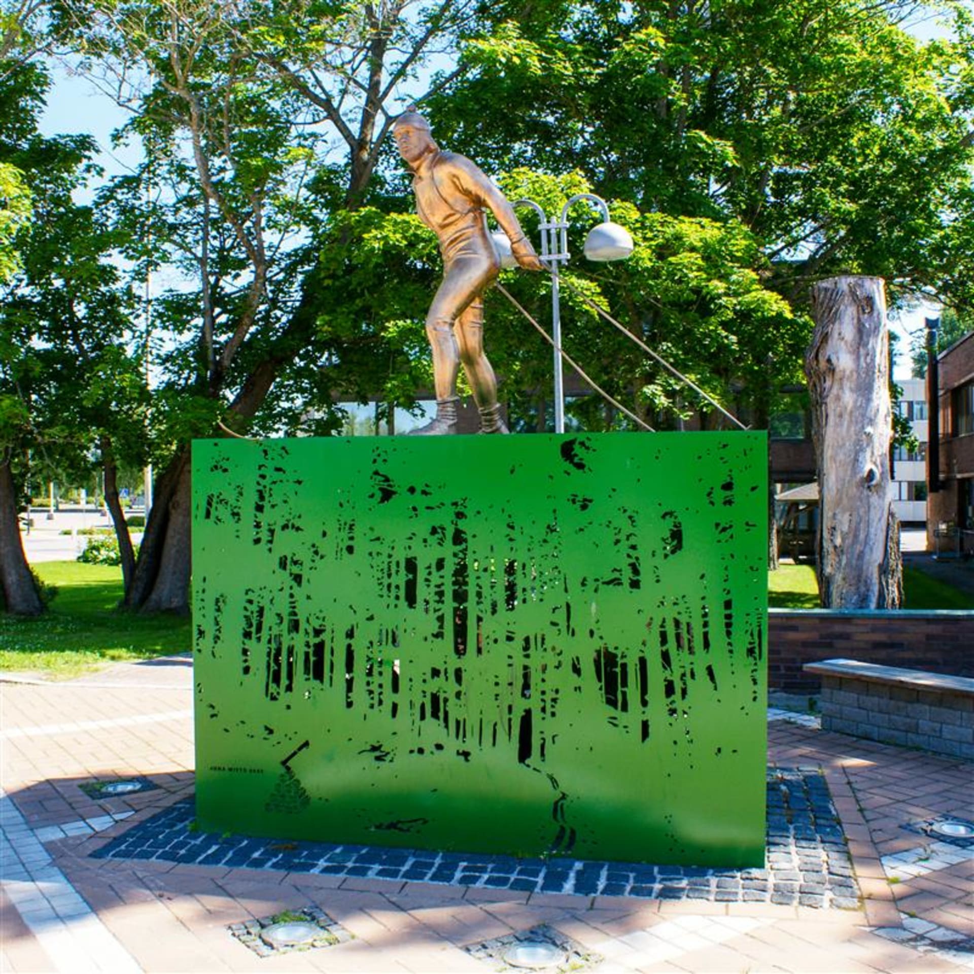 Legend – Juha Mieto Skulpture