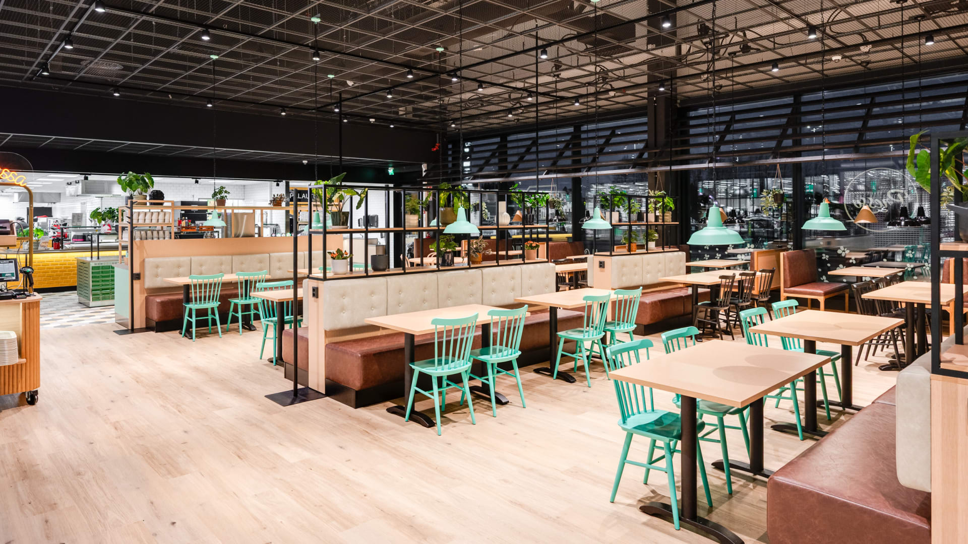 Pizza&Buffa seating area