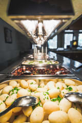 Kruunupuisto restaurant buffet