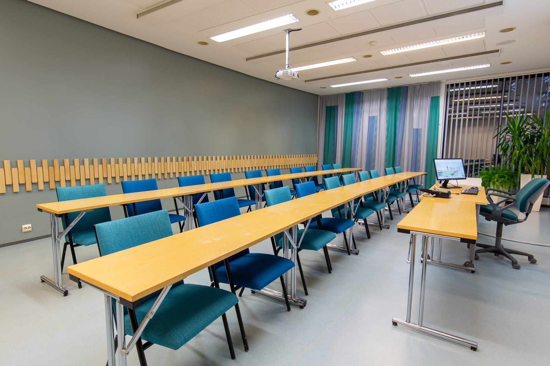 Hotel Linnasmäki has many different kinds of meeting rooms. Hotel Linnasmäki has many different kinds of meeting rooms.