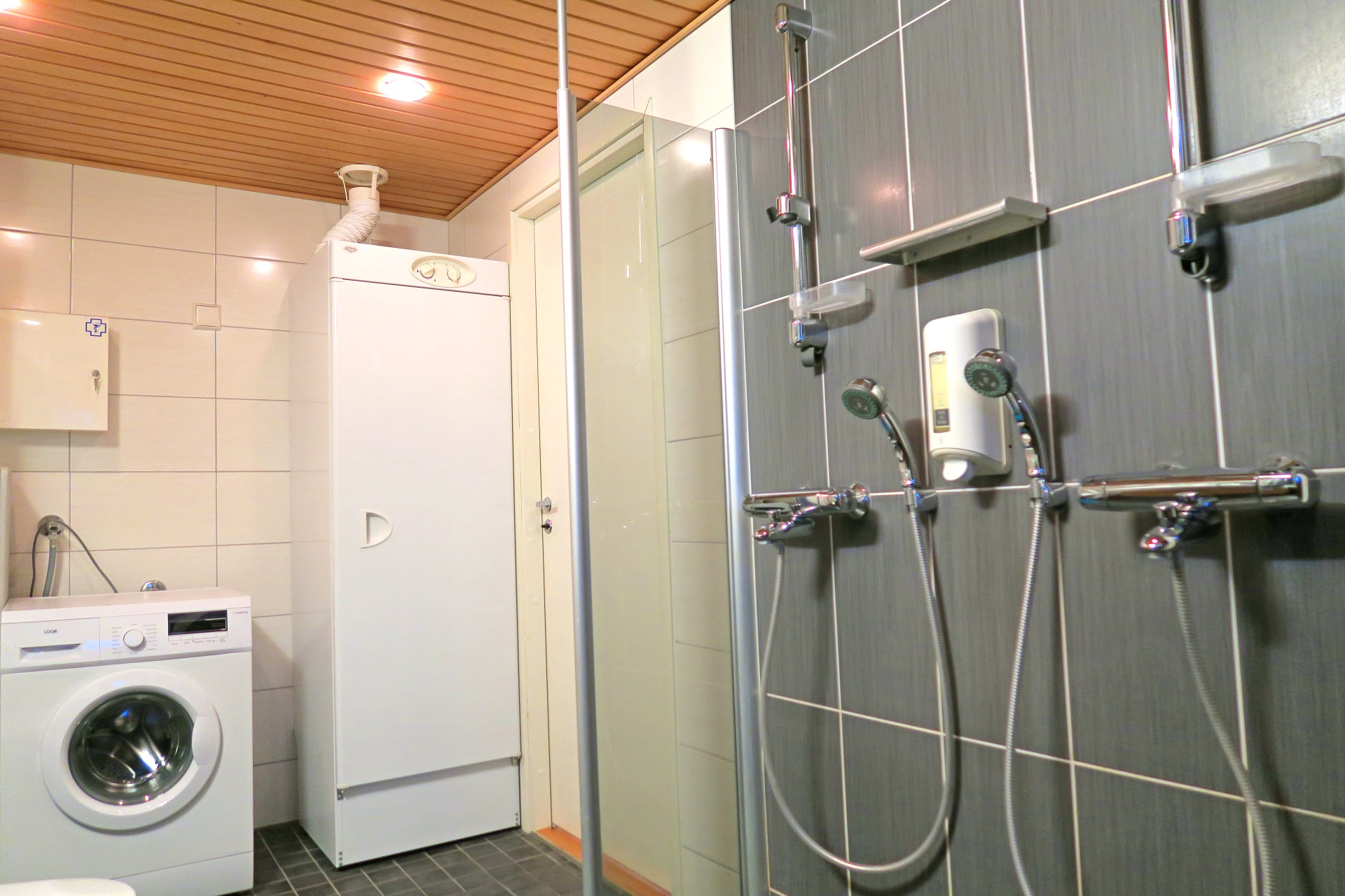 Bath room at Apartments Tähtitahko