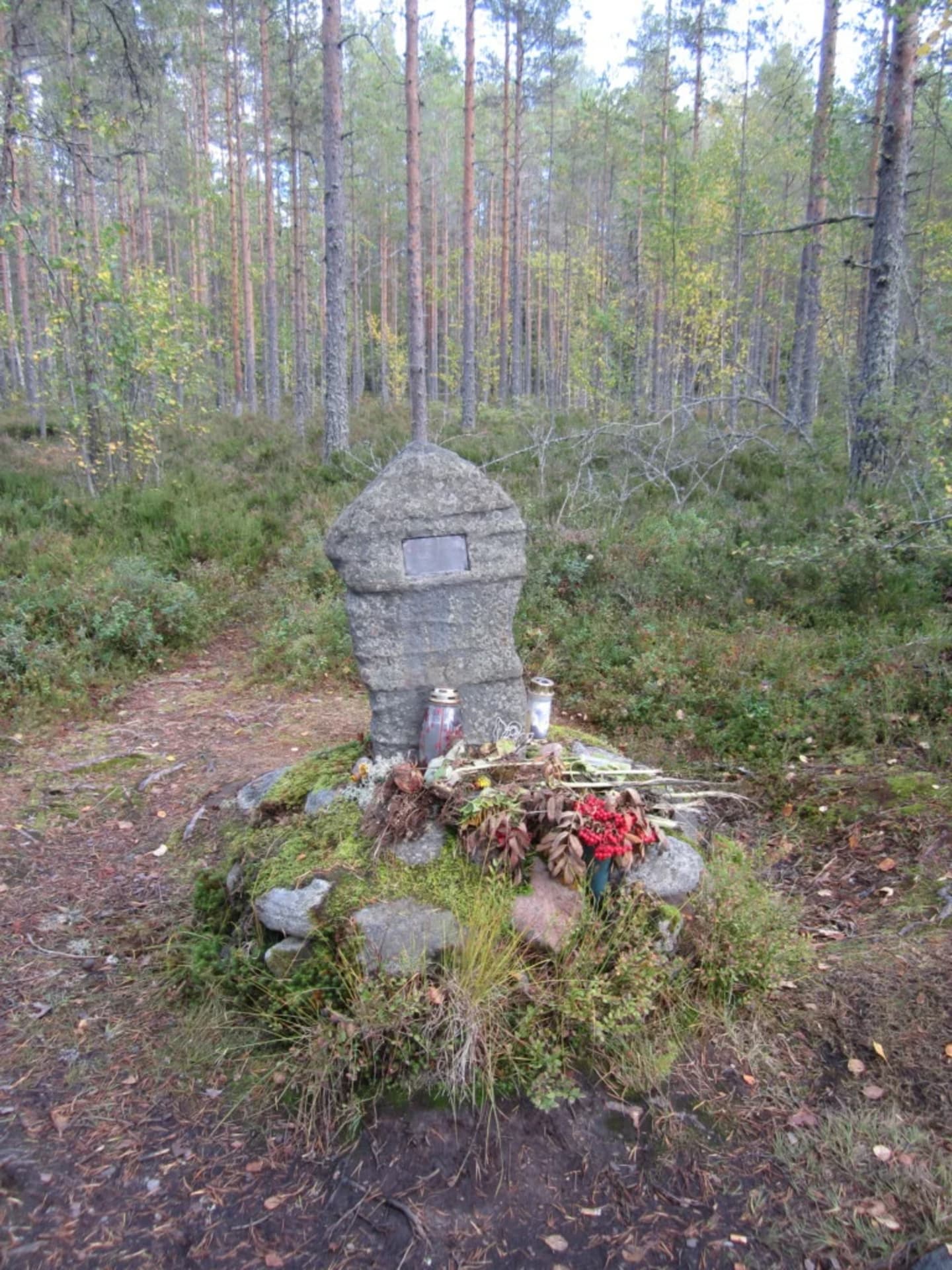 Kyllikki Saaren suohaudan muistomerkki