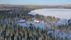 Reindeer Lake Resort - Puolukkamaan Pirtit