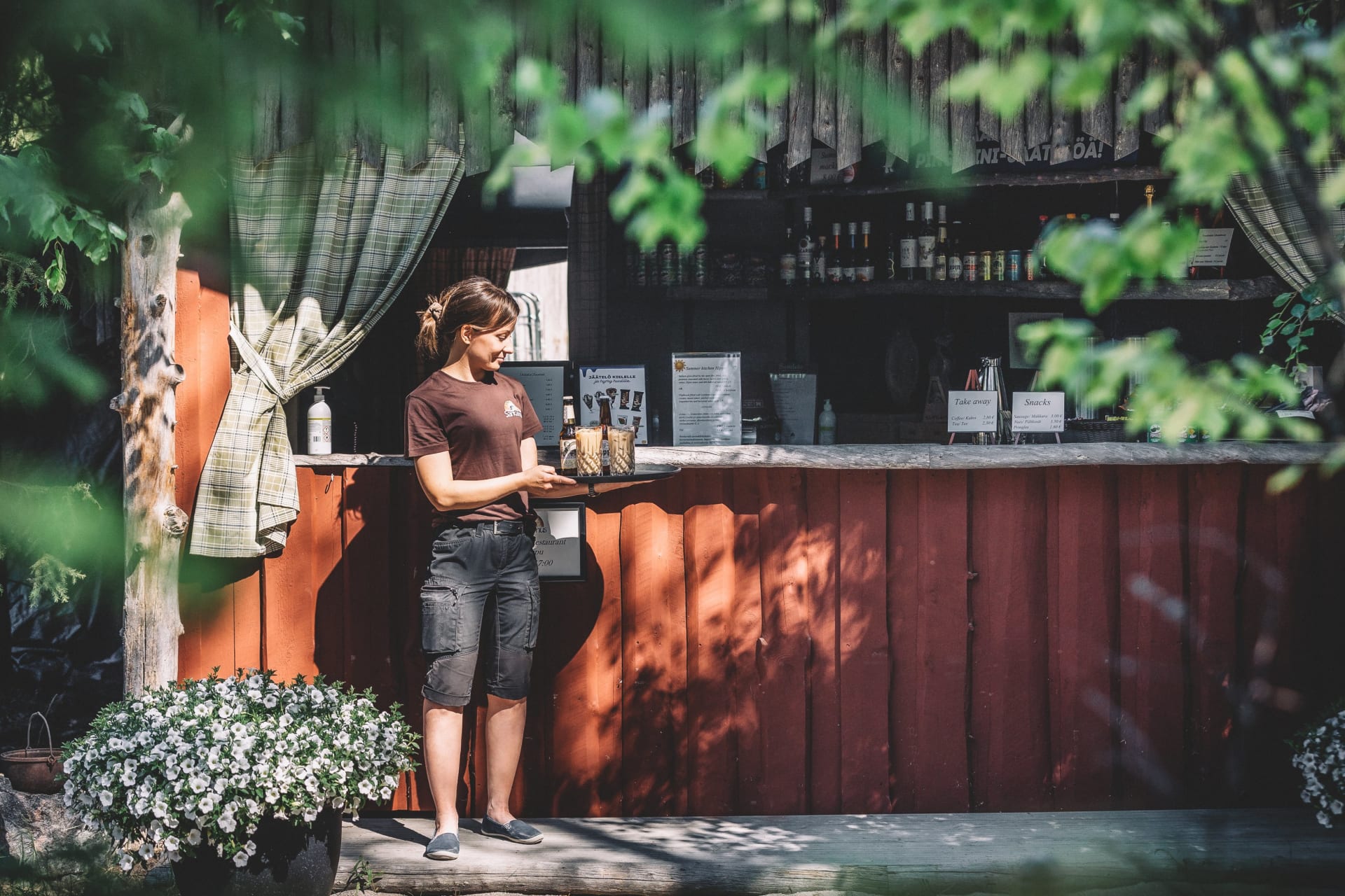 The outside bar of Santamus Restaurant.