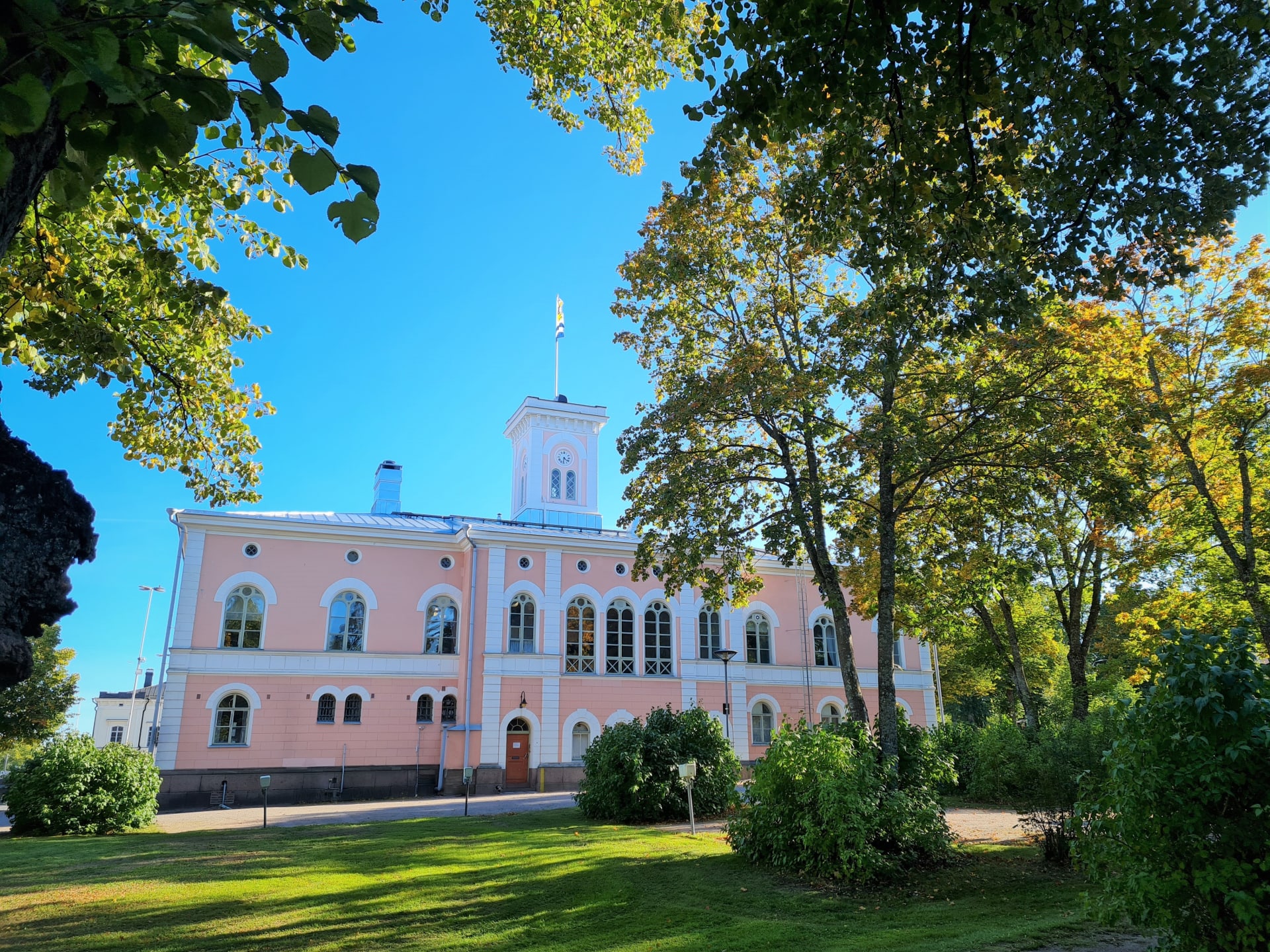 lovisa-town-hall-visit-finland