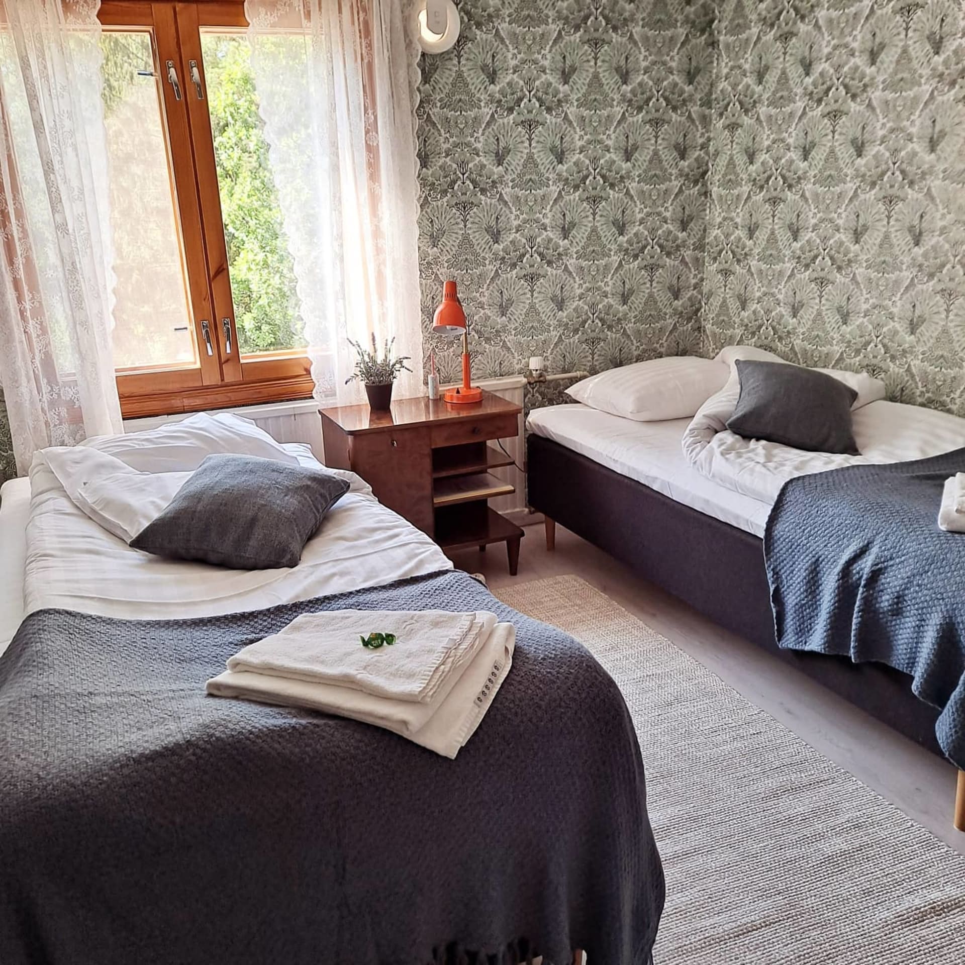 Room Chrisse Room Chrisse