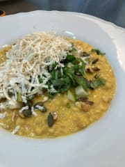 Vegaaninen lounasbuffet