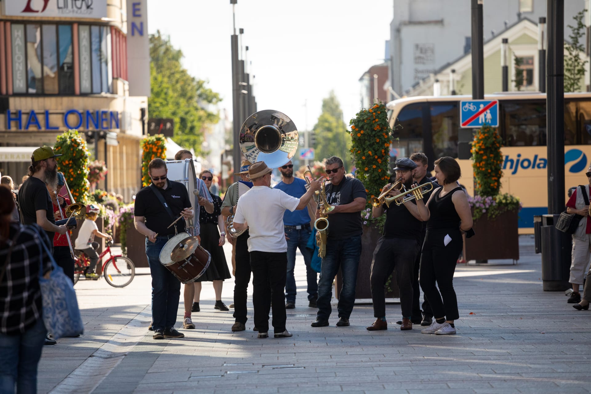 Orchestra playing in the Rotuaari