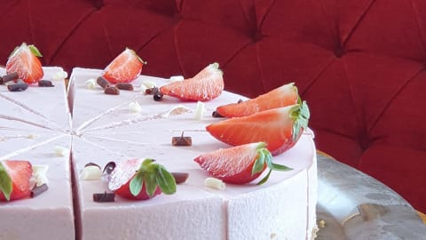 Order Your Father’s Day Cakes from Lang’s Trading House!