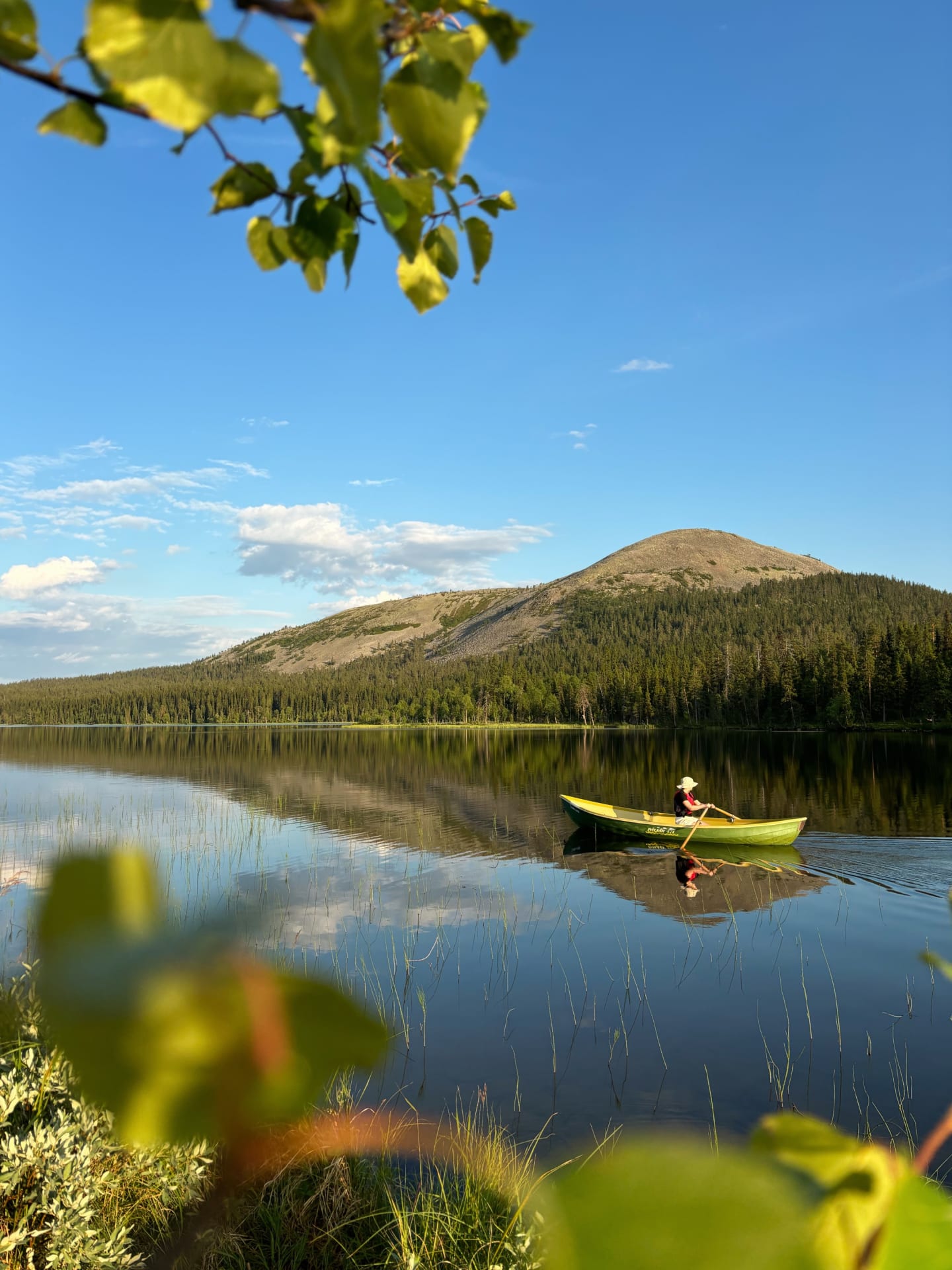 Rowing boating on lake Kesänki | Visit Finland