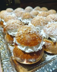 LASKIAISRIEHA Ollinmäen Viinitilalla