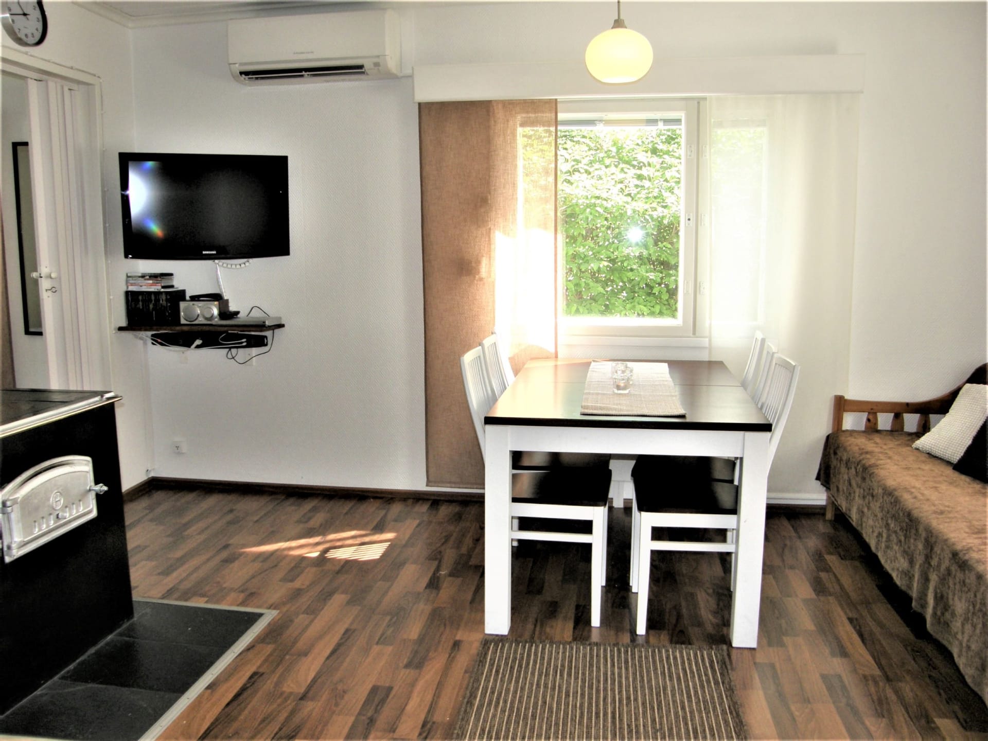 Olohuone- keittiö Villa Paasirinne  B