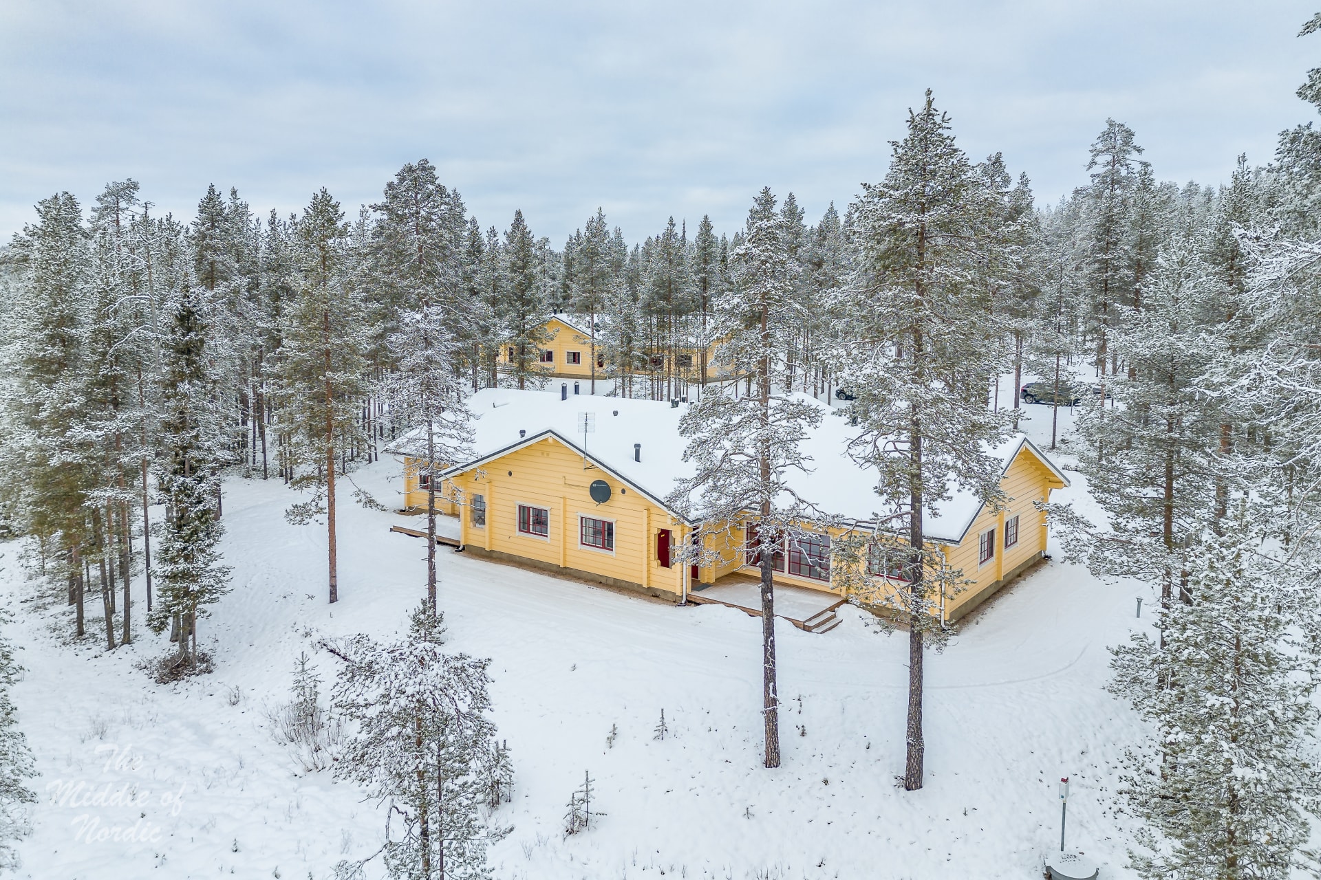 The apartment has a space of 104 m2 and offers a wonderful view of the surrounding landscape.