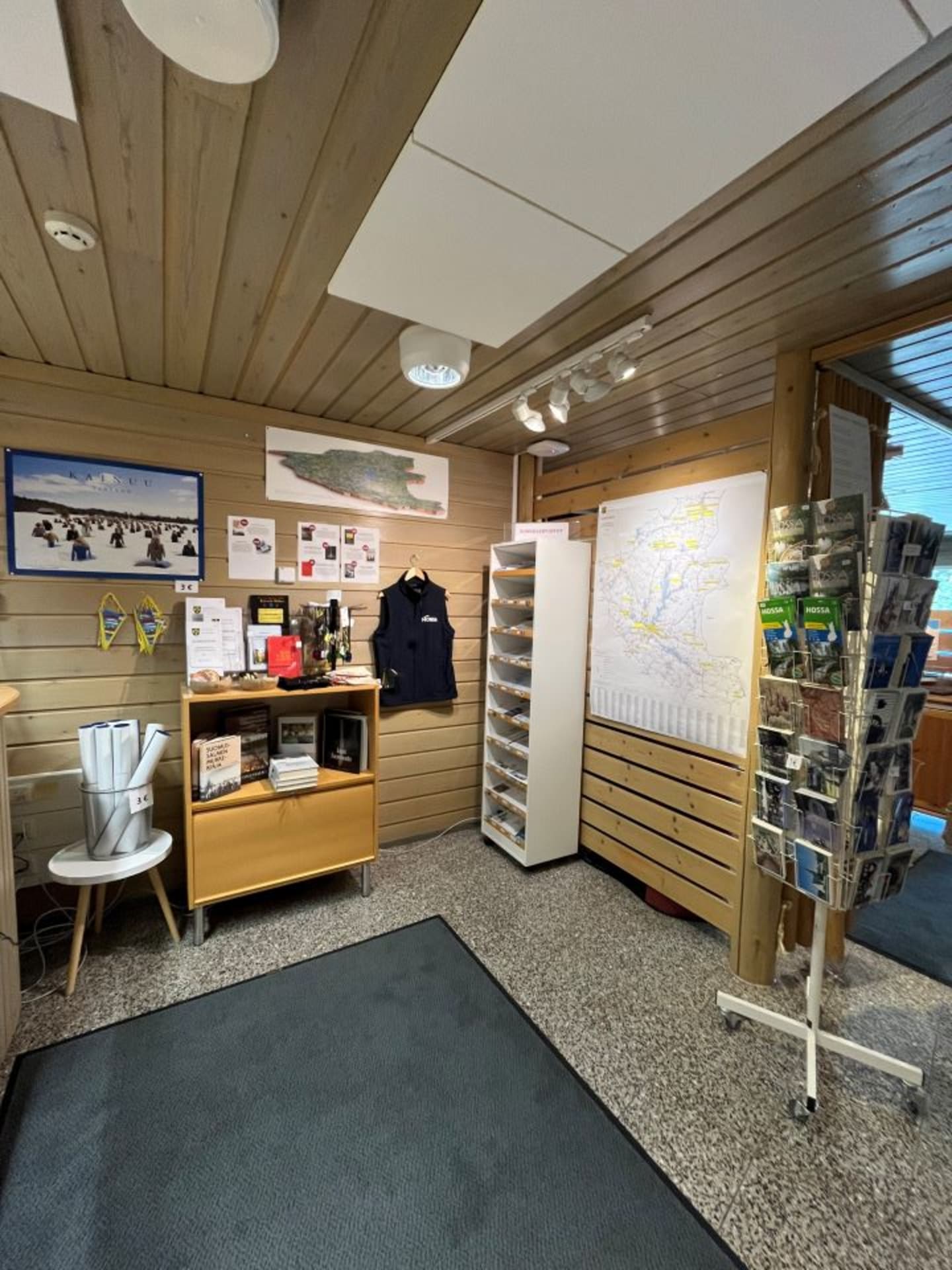 Matkailutoimiston sisätila