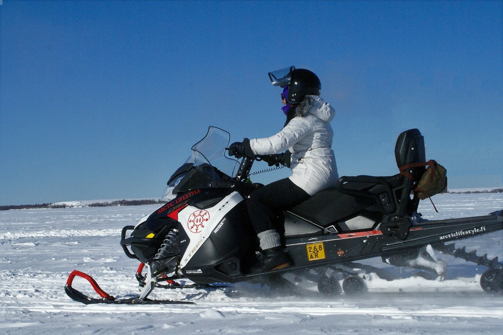 Snowmobile safari Kemi