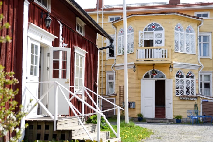 The yellow Krepelin main building and the red Bakery