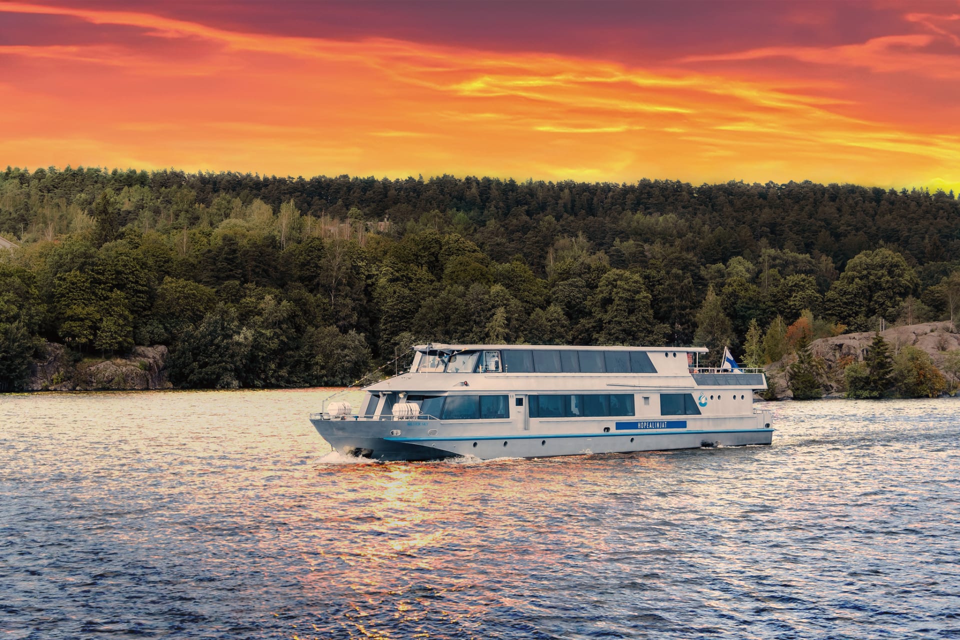M/S Silver Sky and Pyynikki Ridge at sunset
