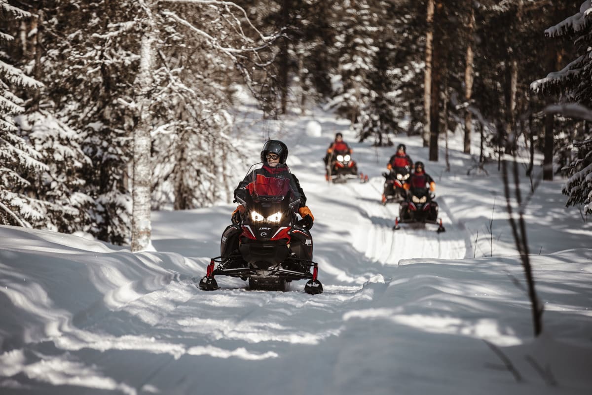 Snowmobiling Finland BASIC SNOWMOBILE SAFARI | Visit Finland