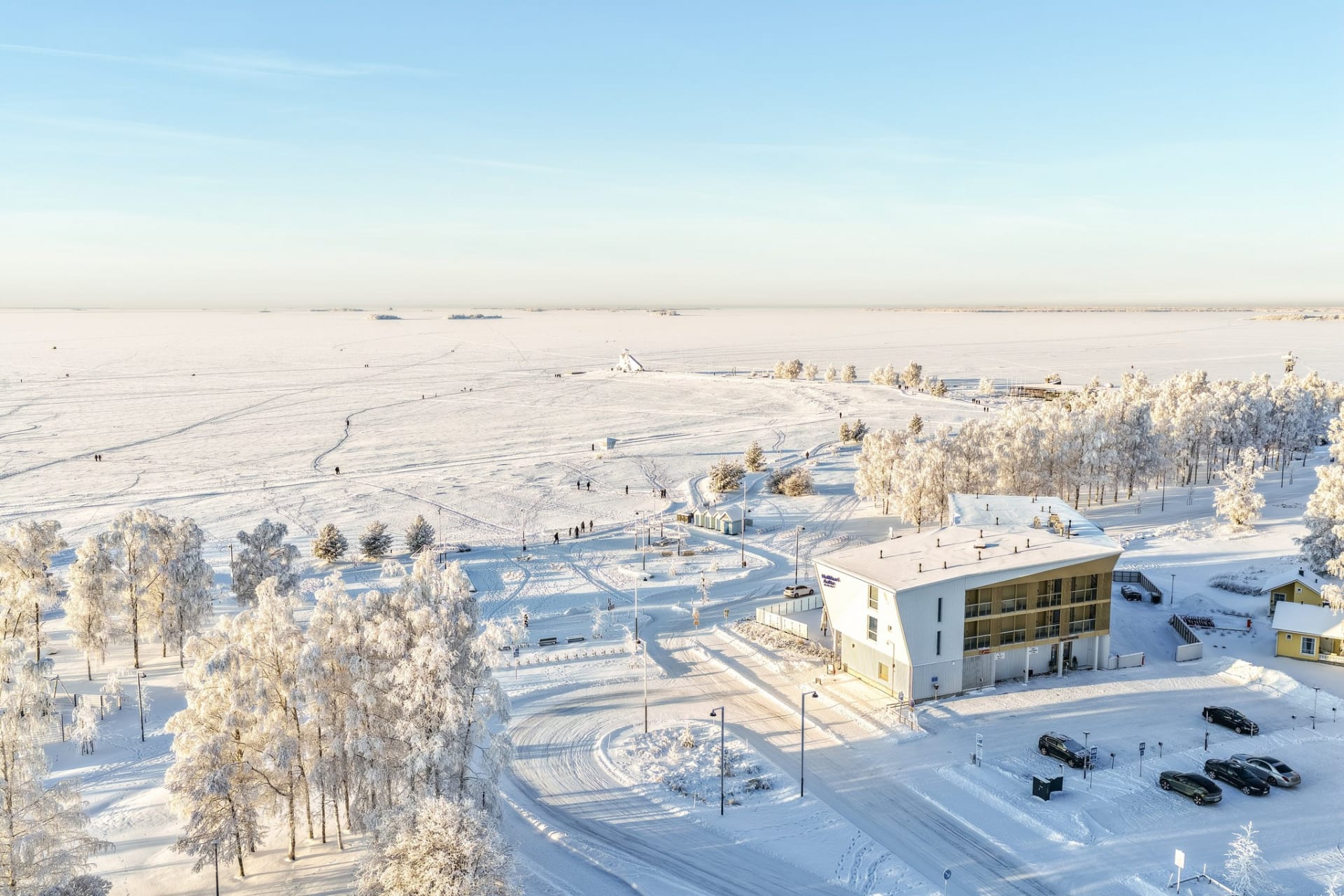 Nallikari Aalto hotel is located by the sea