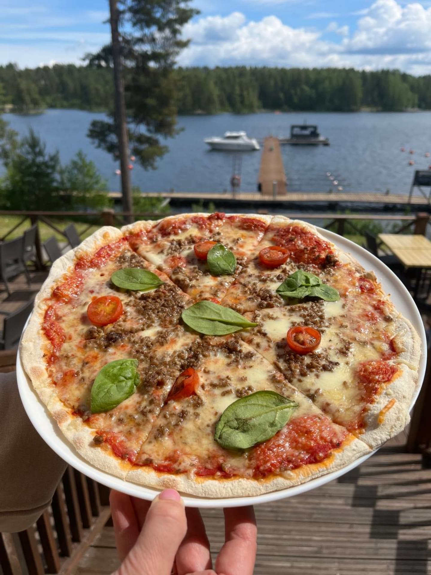 Restaurant Paviljonki on the shore of lake Saimaa. Pizzat