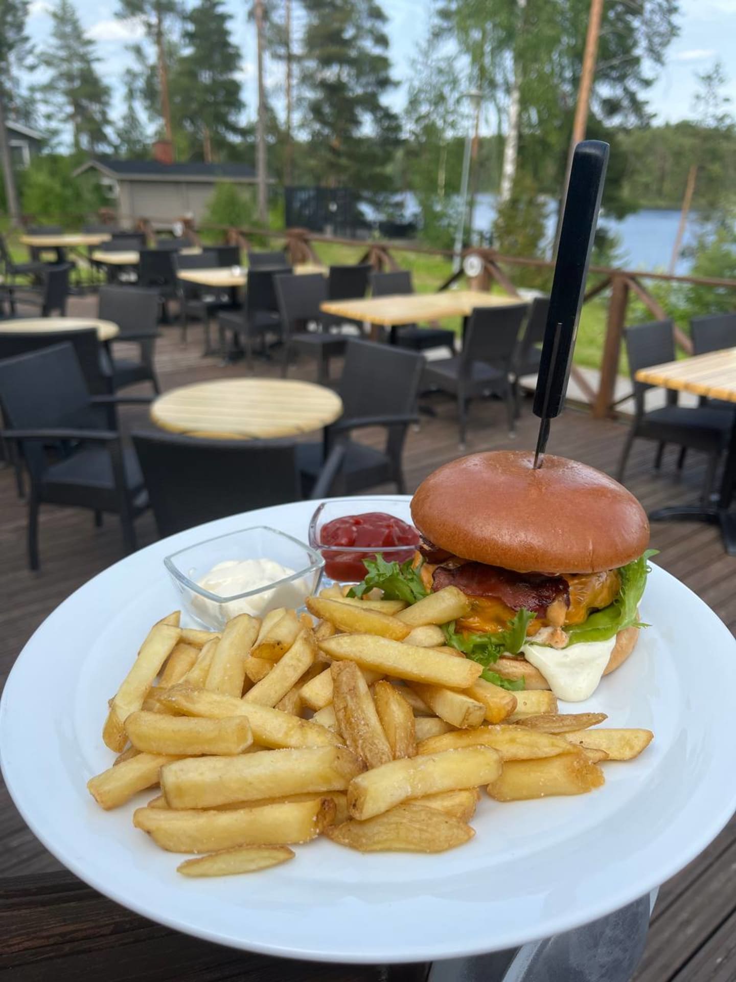 Restaurant Paviljonki on the shore of lake Saimaa. Burger