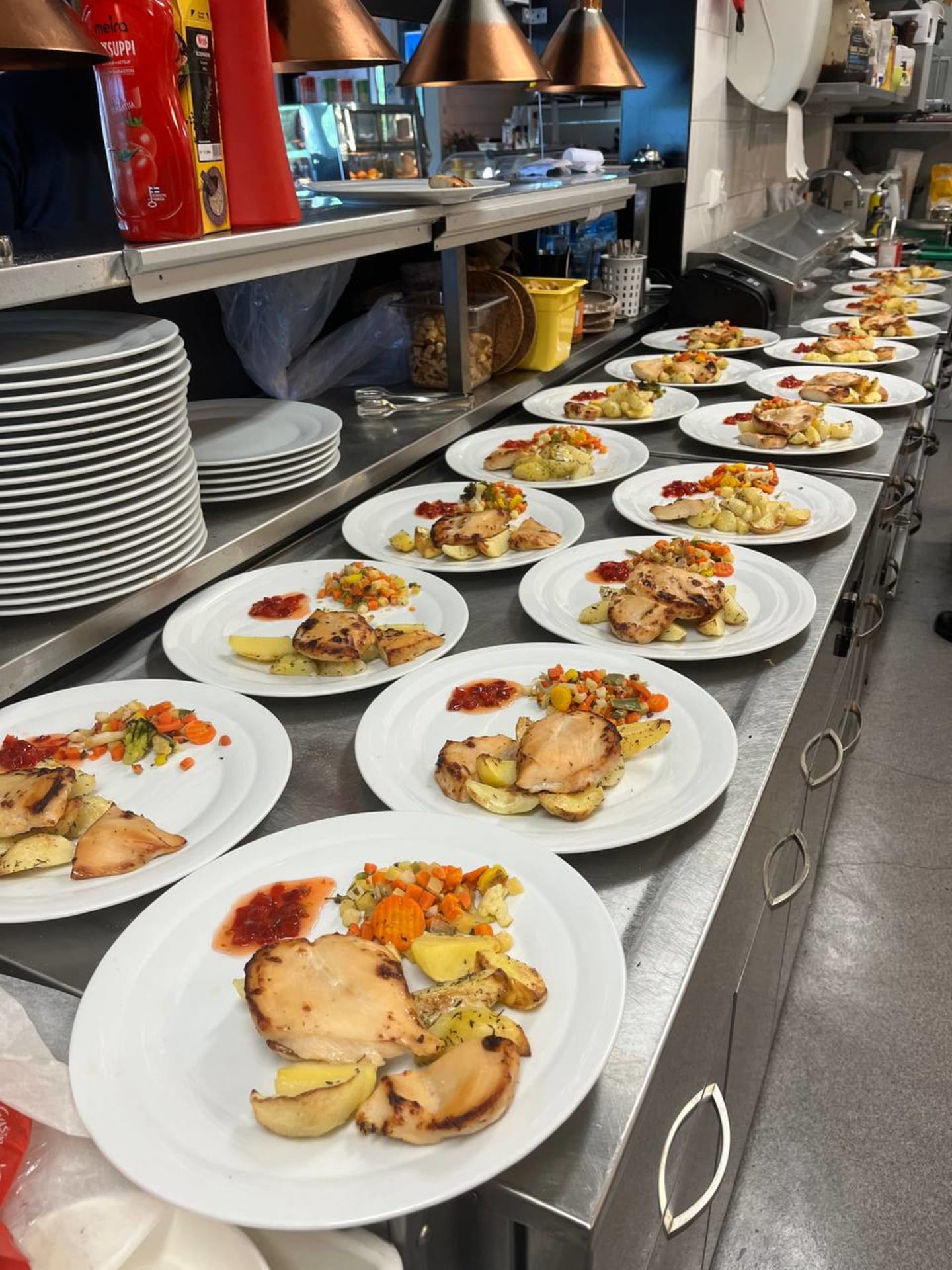 Restaurant Paviljonki on the shore of lake Saimaa. For the company