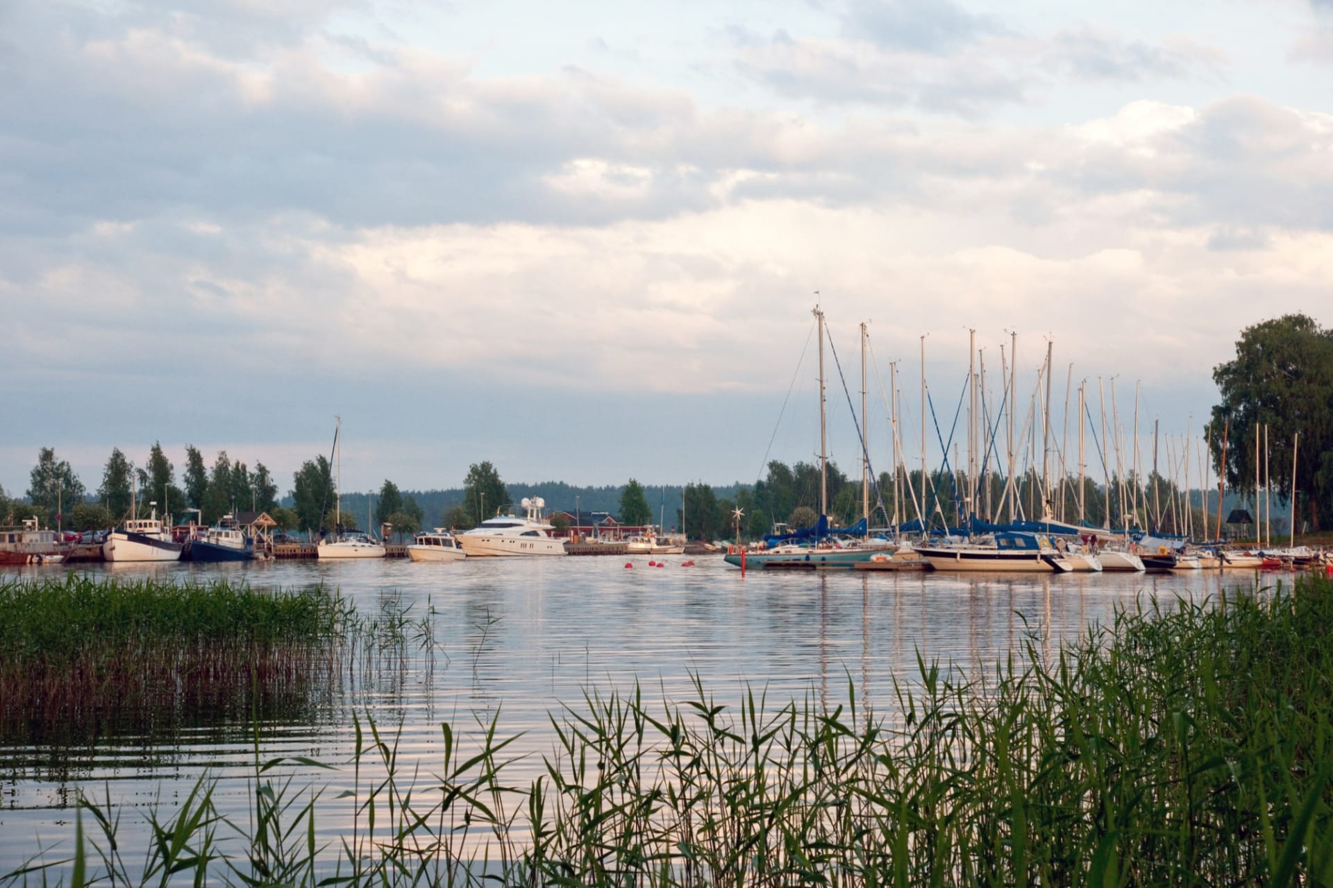 Tervasaari seashore and boat marina