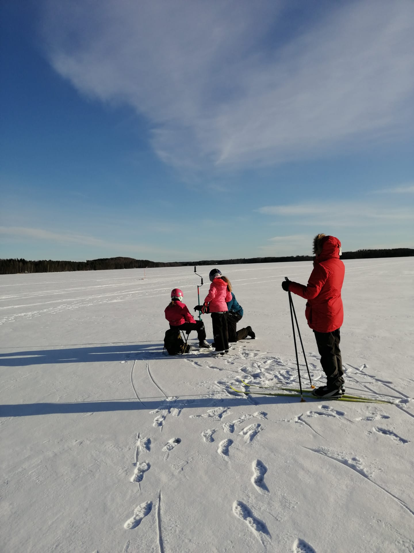 Icefishing.