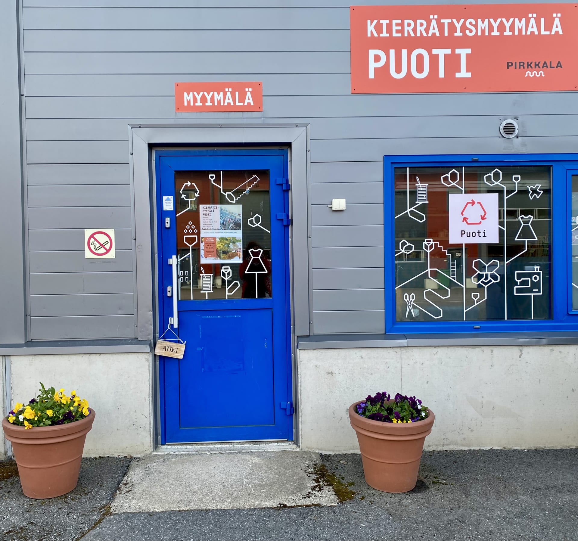 Kierrätysmyymälä Puodin ulko-ovi