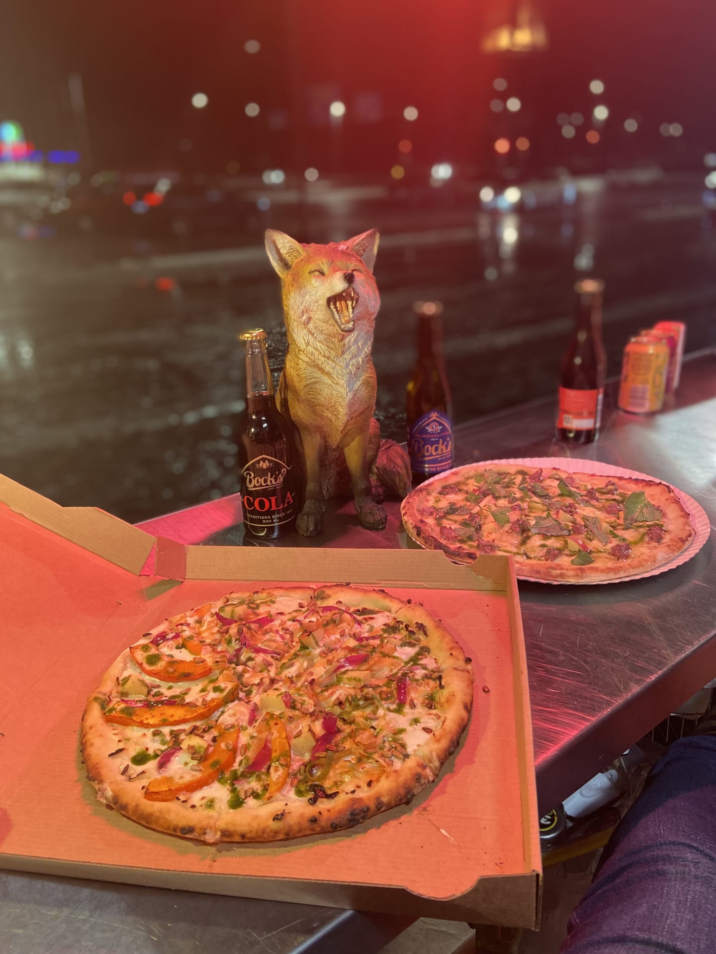 Metsäketun Pizzeria Take-Away kärryn pizzoja