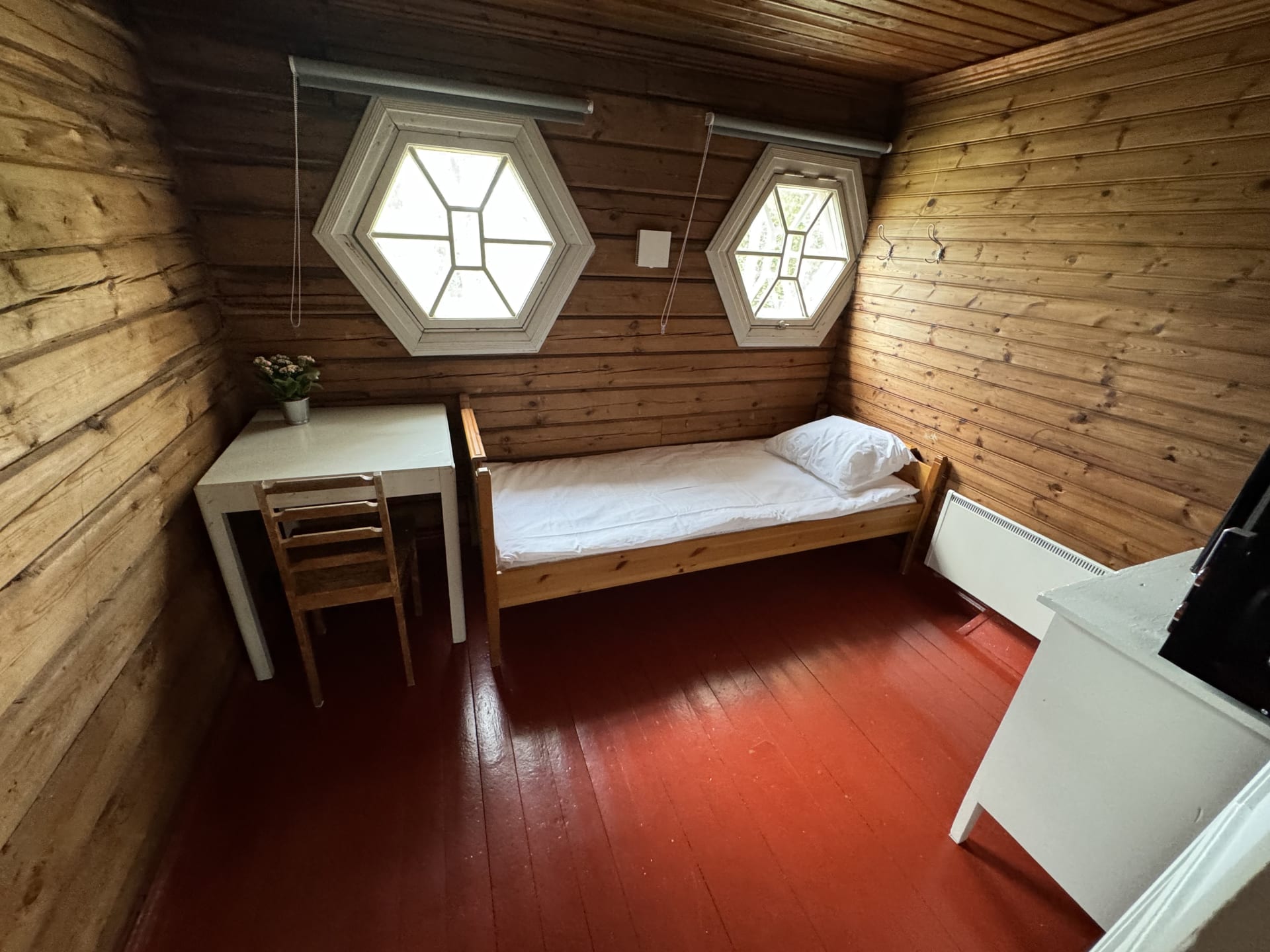 Merilinna single bed