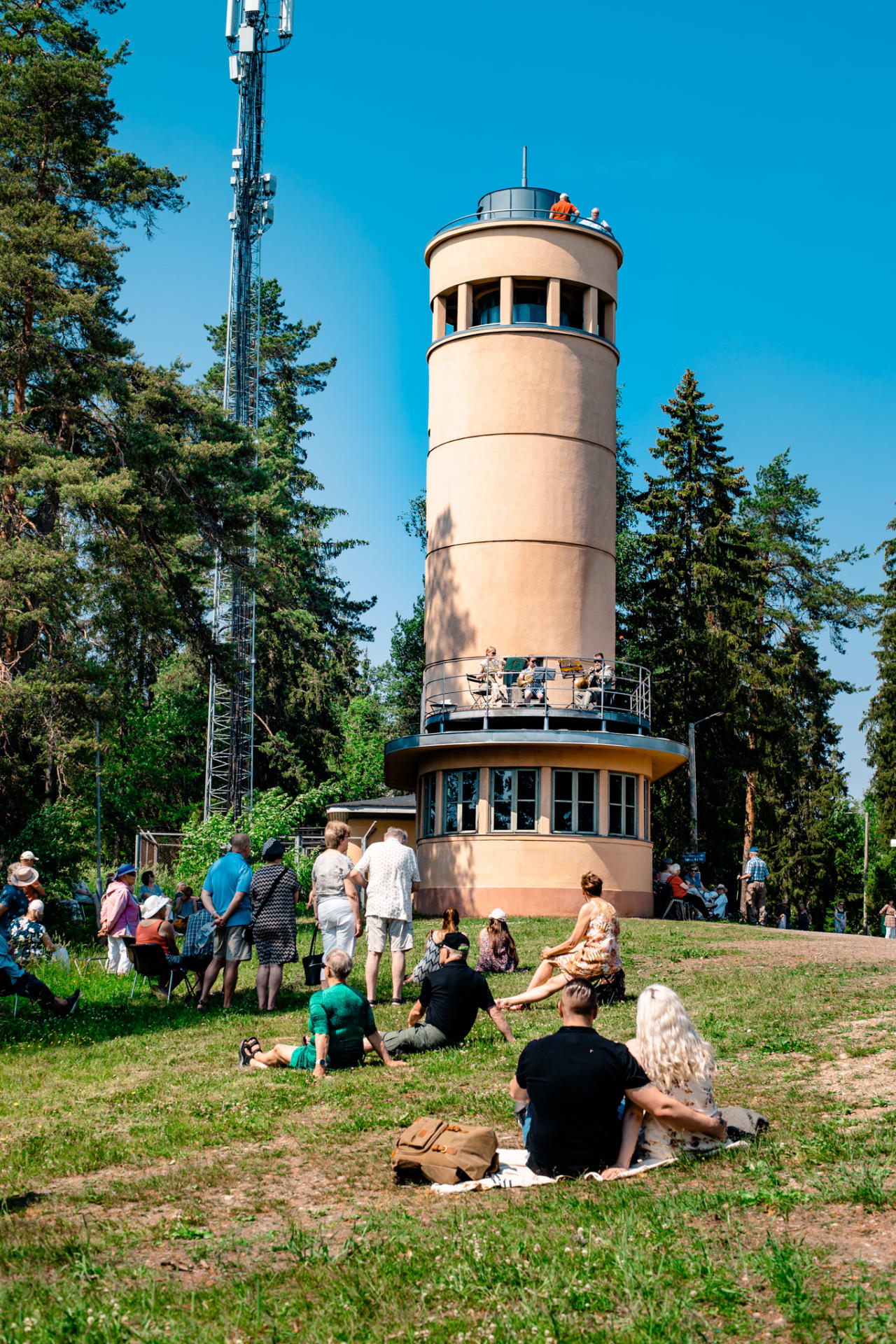 People having a picnic in Kirkkoharju Observation Tower