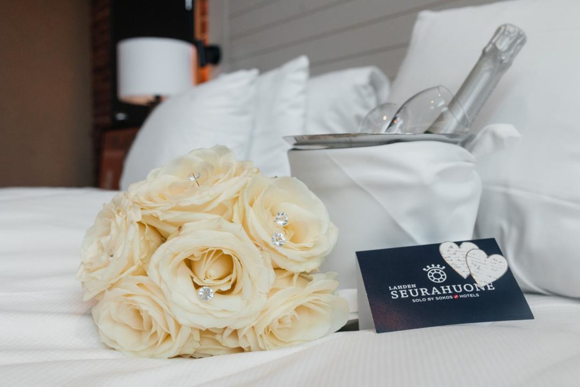 romance, wedding, surprise