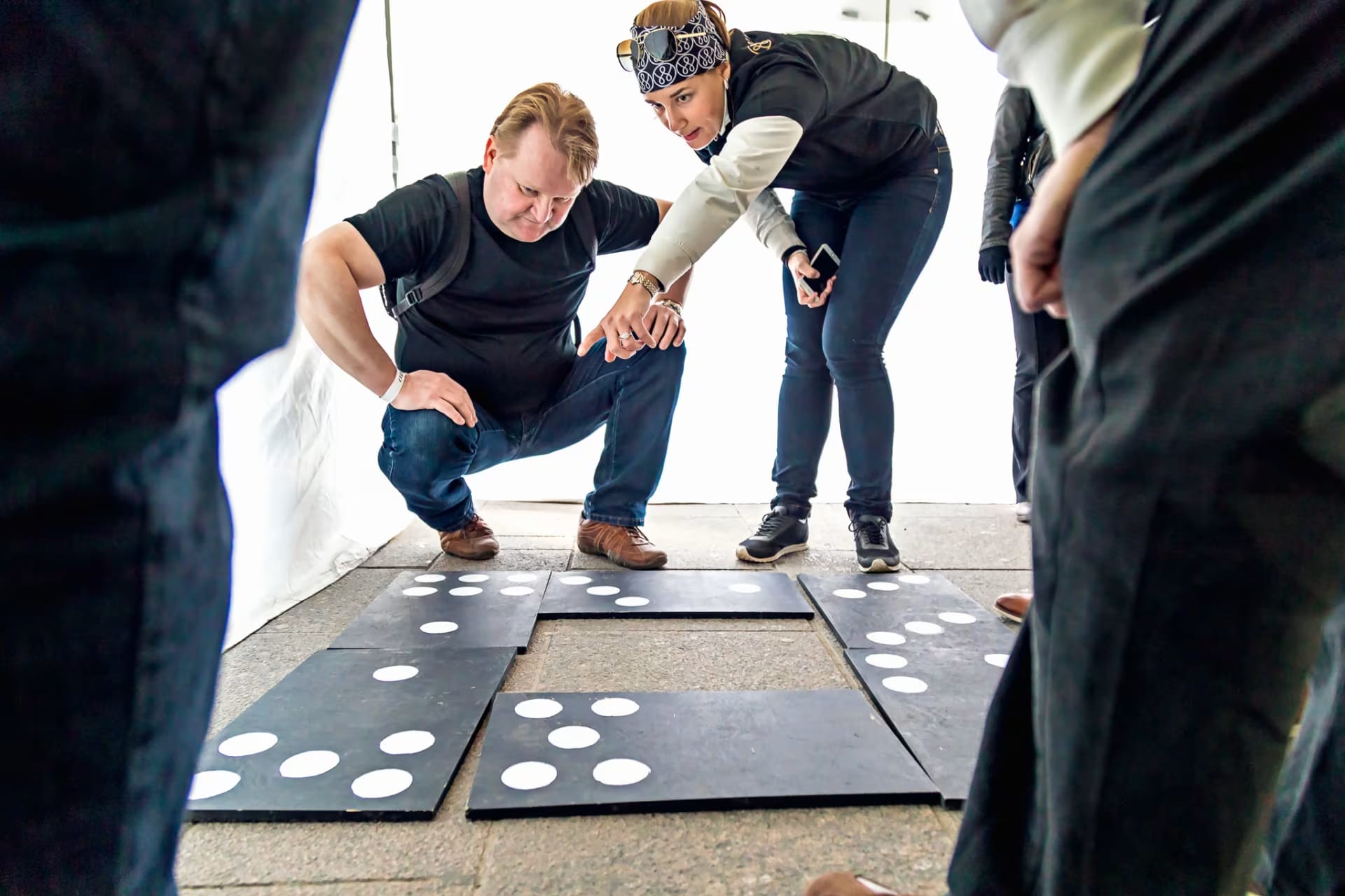 Group of friends playing Oulu city adventure.