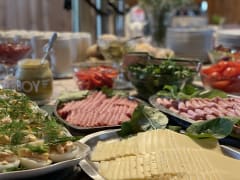 Aamiaismajoitus, päätalossa. Bed & Breakfast in the main house.