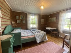 Maalaisidyllistä majoitusta. Idyllic countryside accomodation. Stay in charming rustic surroundings and enjoy the peace, simplicity and natural beauty of rural life.