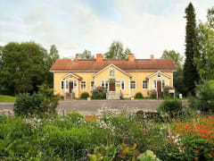 Beautifully renovated school building originally built in 1875