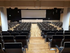 Kokkolasali tuolitettuna