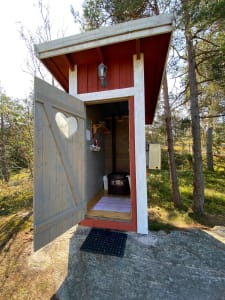 Outdoor toilet