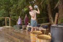 Sipoonjoen perinnesauna tarjoaa ainutlaatuisen kokemuksen maasaunassa, jossa kylpeminen jättää erityisen puhdistuneen ja raikkaan olon