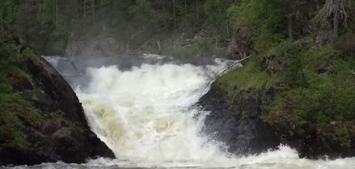 Waterfalls, rapids and rivers of Oulanka national park - day hike