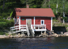 Turjanlinnan rantasauna sijaitsee Kiantajärven rannassa