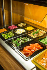 Salaattibuffetti alkuruokapöytä Pepper Kangasala