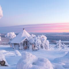 Makkaranpaistoon tunturin laelle